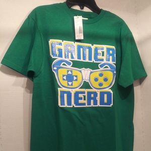 Green Graphic Gamer Tee NWT LARGE